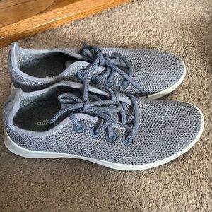 Bluish Gray AllBirds